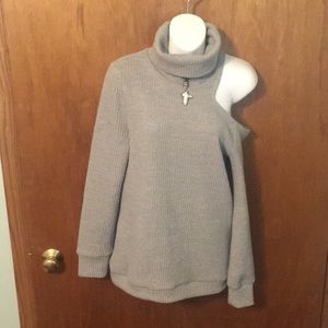 Mono-cold shoulder sweater
